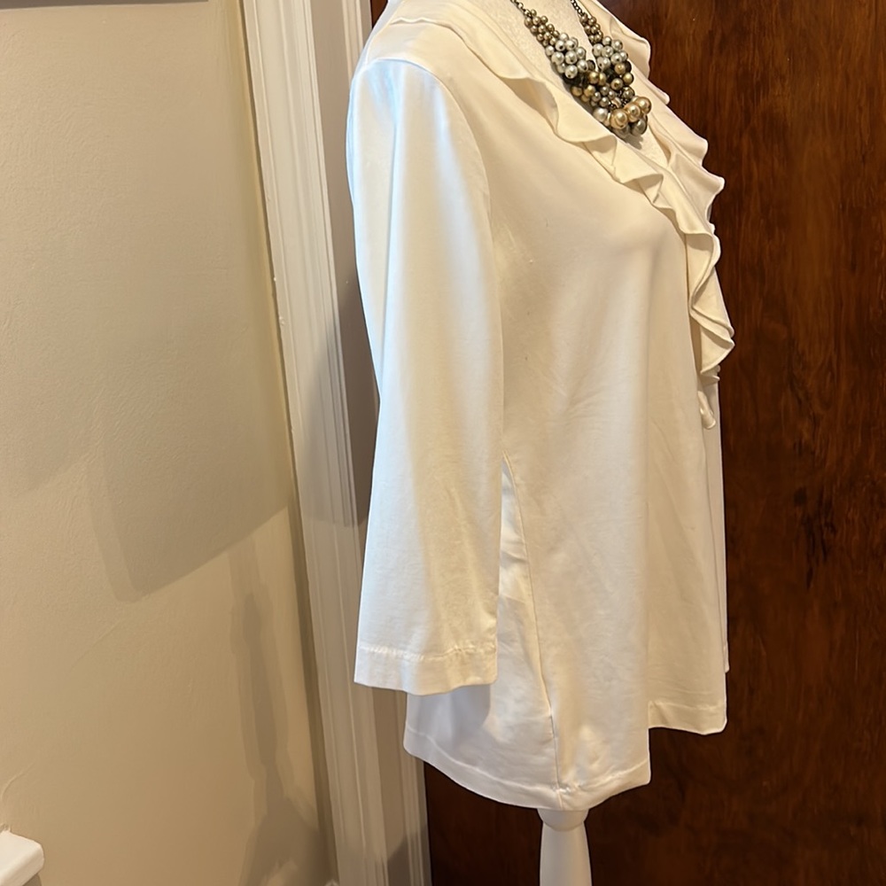 Eddie Bauer V-neck ruffle 3/4 sleeve top cream / winter white. - Picture 4 of 8